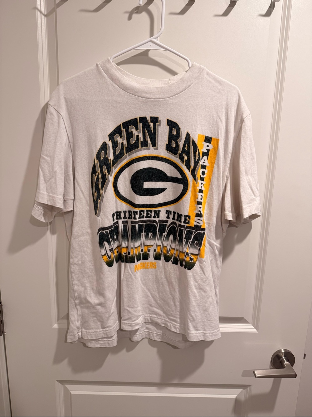 Abercrombie & Fitch White Vintage-Inspired NFL Logo Tee